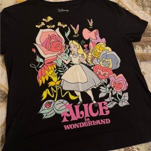 Alice in wonderland size large t-shirt like new condition.